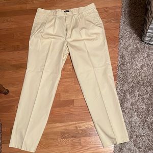 NWOT Docker Khakis Fine line twill pleat